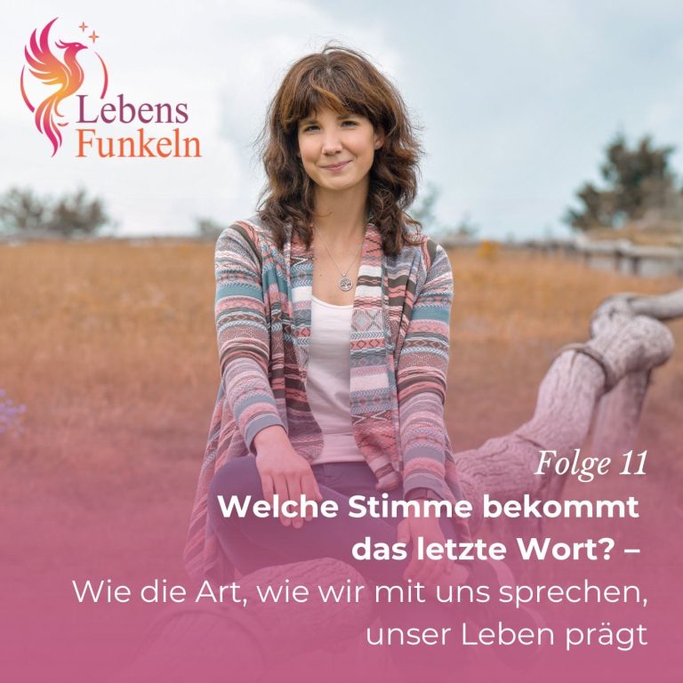 Dr. Ann-Christin Frank - Gründerin von LebensFunkeln Poträt einer lächelnden Frau in der Natur, offene, herzliche Ausstrahlung vor grünem Hintergrund. LebensFunkeln - Persönlichkeitsentwicklung